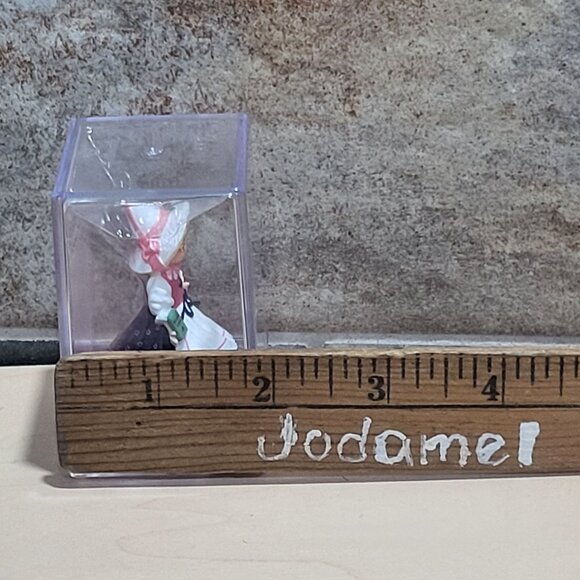 Hallmark Madame Alexander Merry Miniatures Mother Goose 1997 - Picture 11 of 11